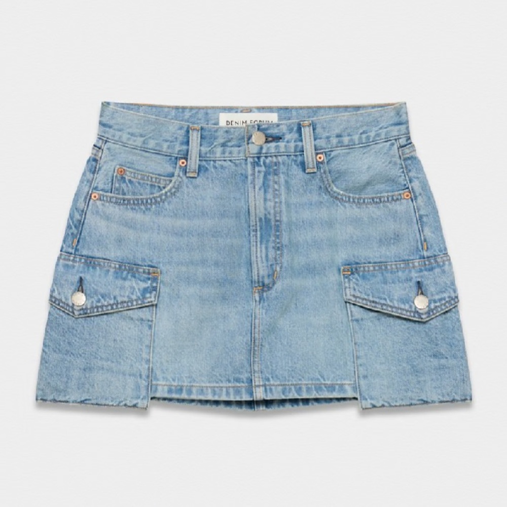 Aritzia Denim Forum The ‘90s Mid Rise Cargo Mini Denim Skirt